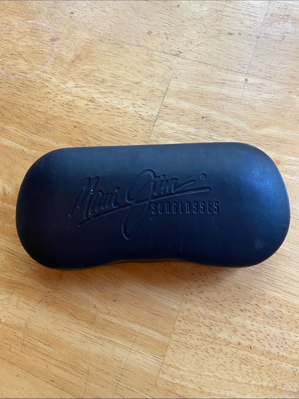 V! Maui Jim glasses case
